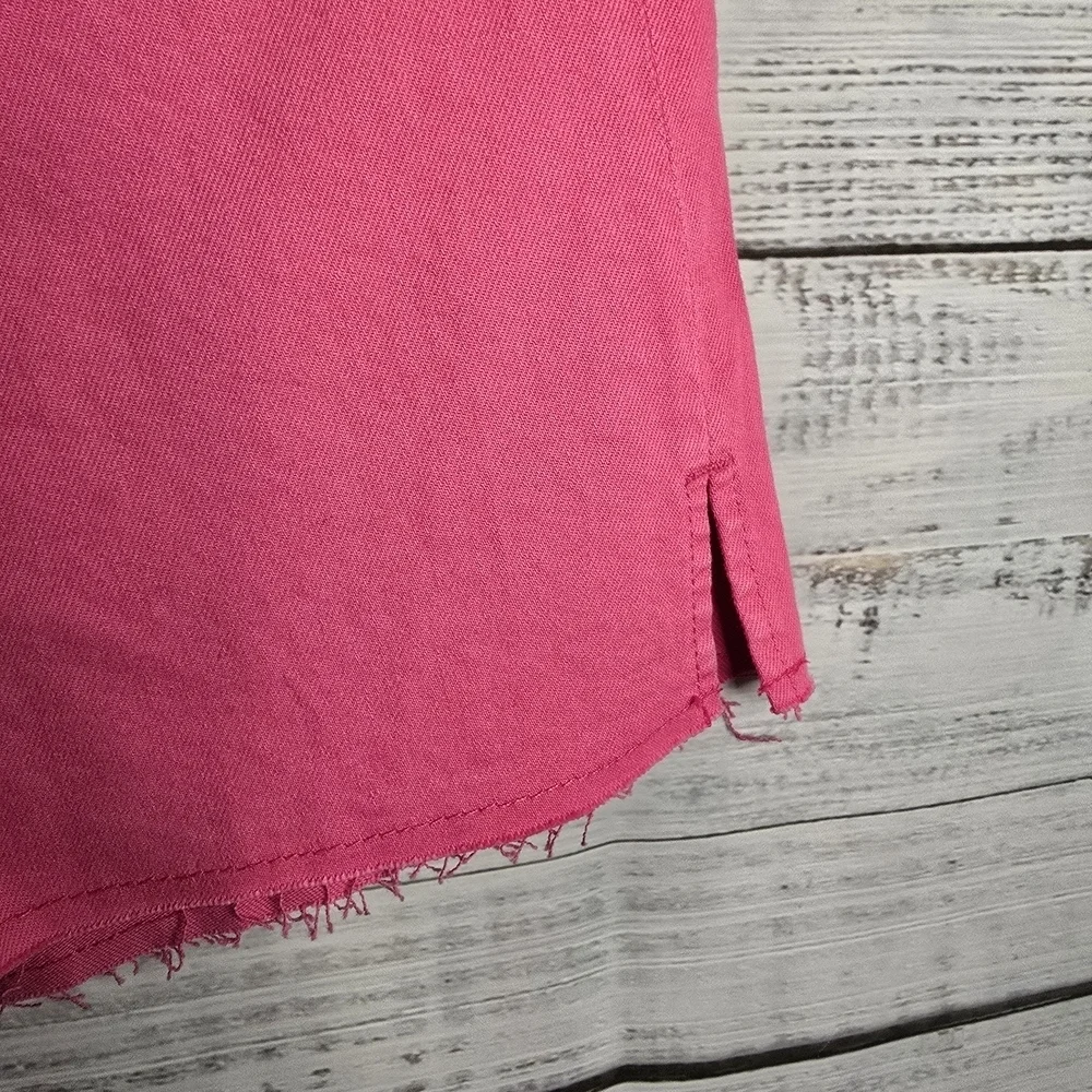 NWT On 34th Vibrant Pink 5.5